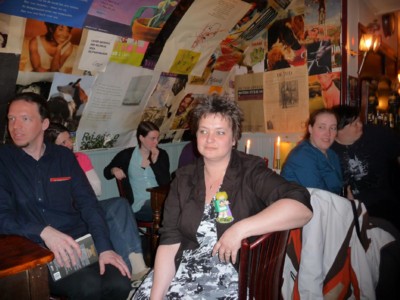 Luisteren naar auteurs die voorlezen uit eigen werk